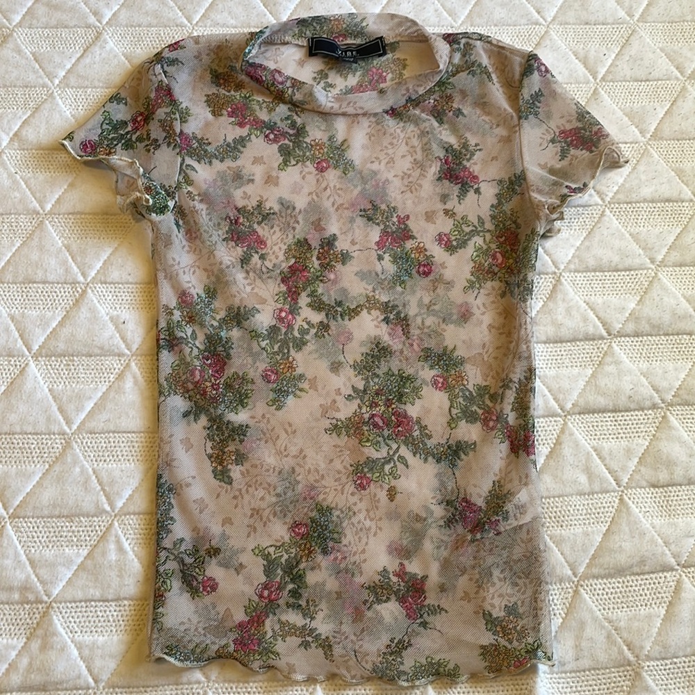 🤍 Sheer T-shirt 🤍